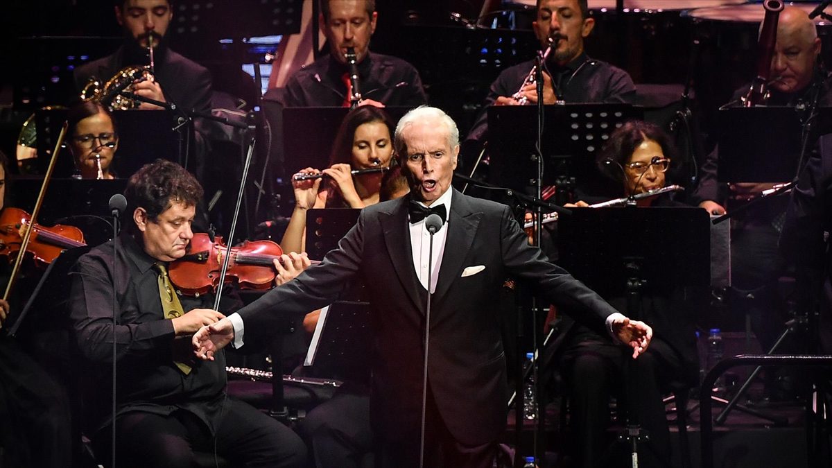 İspanyol tenor Jose Carreras, İstanbul’da konser verdi