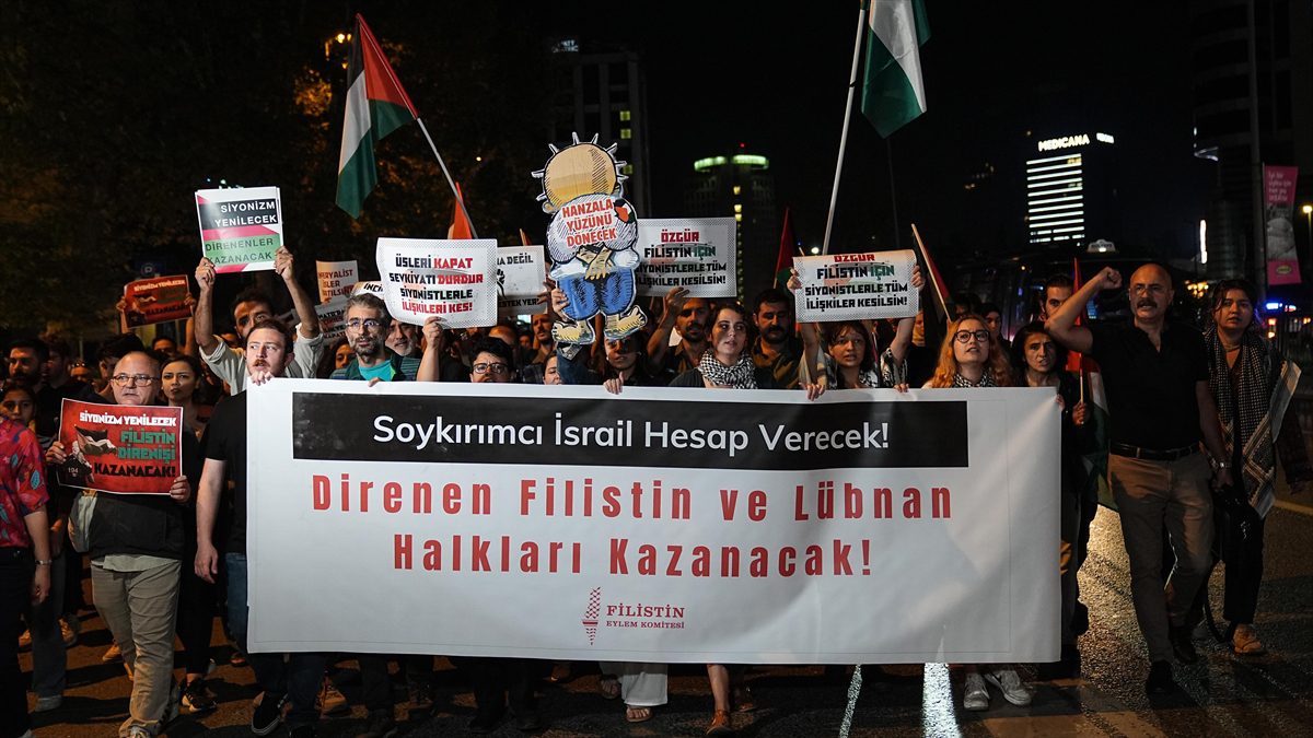 İsrail'in Filistin ve Lübnan'a yönelik saldırıları İstanbul'da protesto edildi