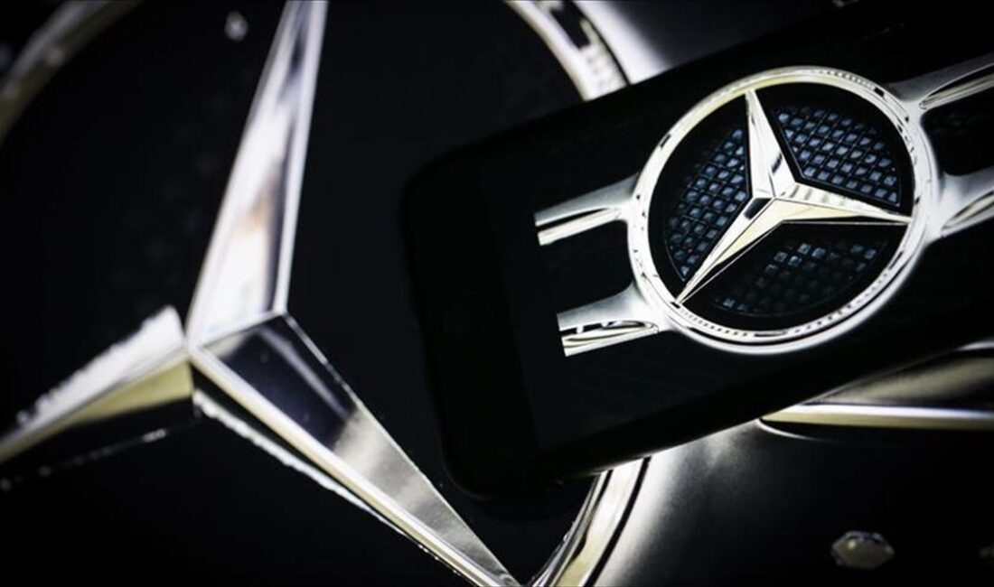 Alman otomotiv üreticisi Mercedes-Benz,