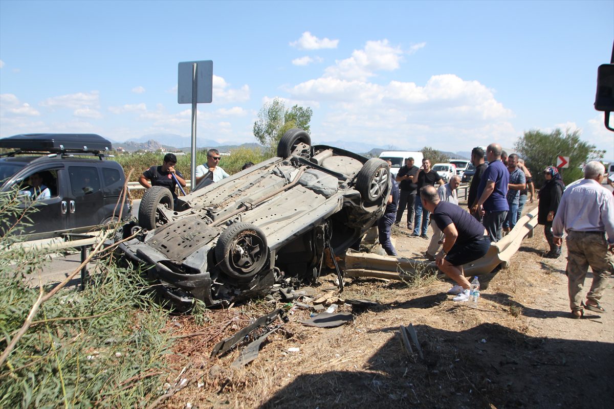 Serik'te takla atan otomobilin sürücüsü yaralandı