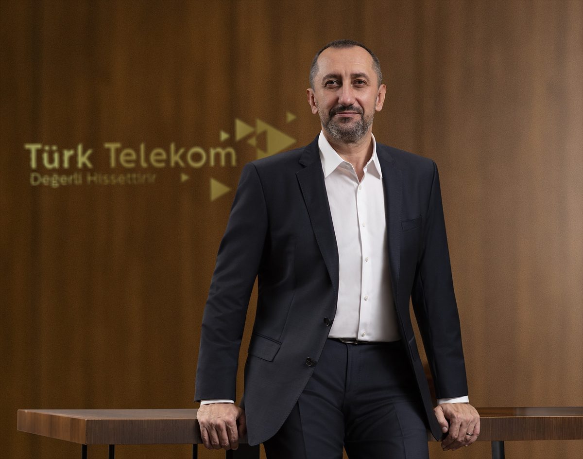 Türk Telekom'un TahtApp uygulaması, az gören çocuklara 50 okulda daha sunulacak