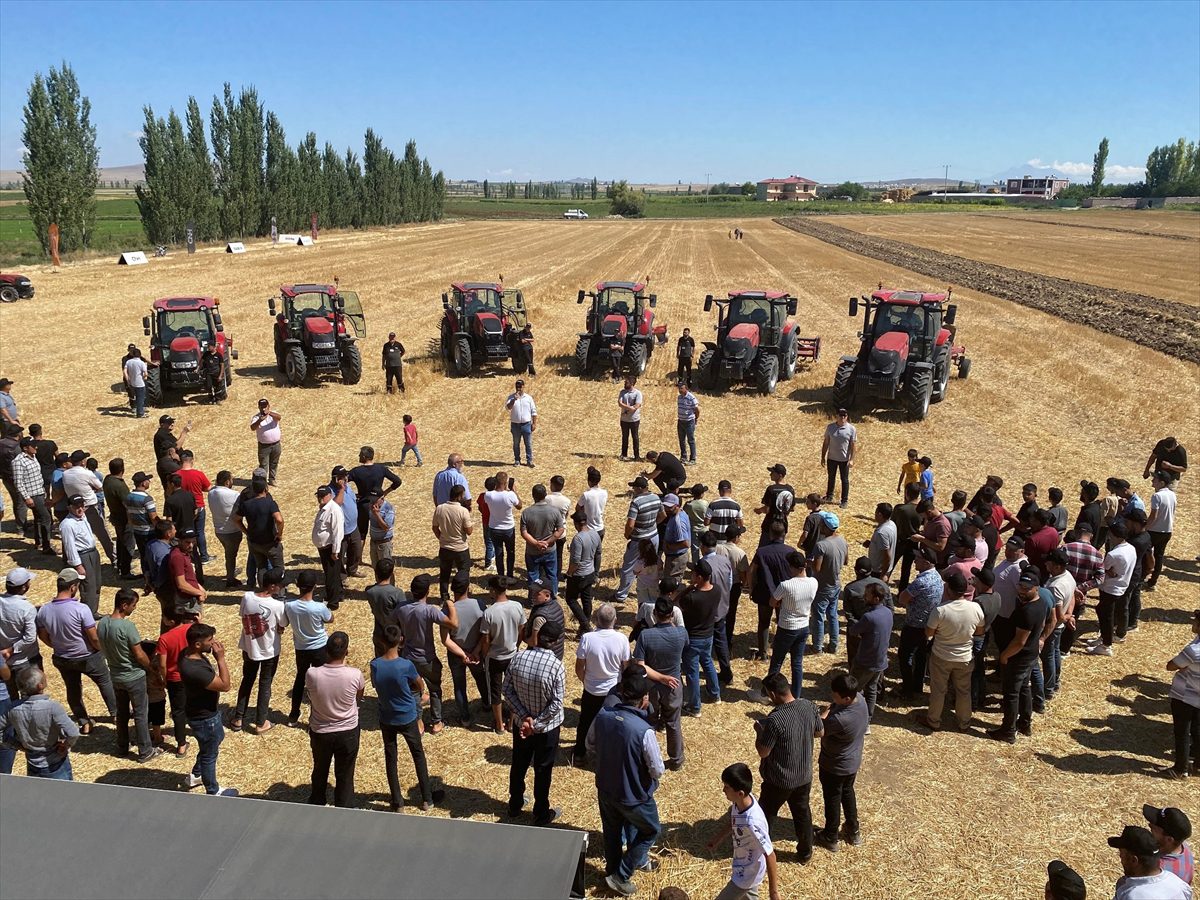 TürkTraktör, “Case IH Faz 5 Günleri”nde ürünlerini çiftçilerle buluşturdu