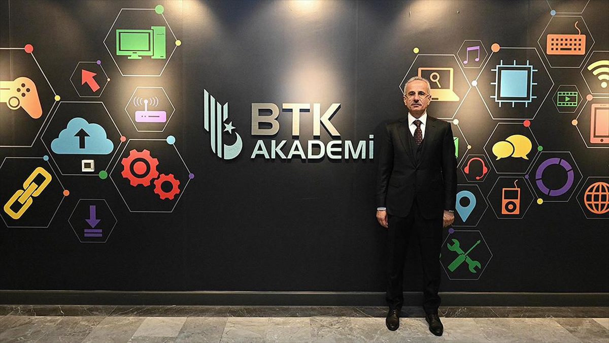 Ücretsiz eğitim portalı BTK Akademi'nin mobil uygulaması kullanıma açıldı