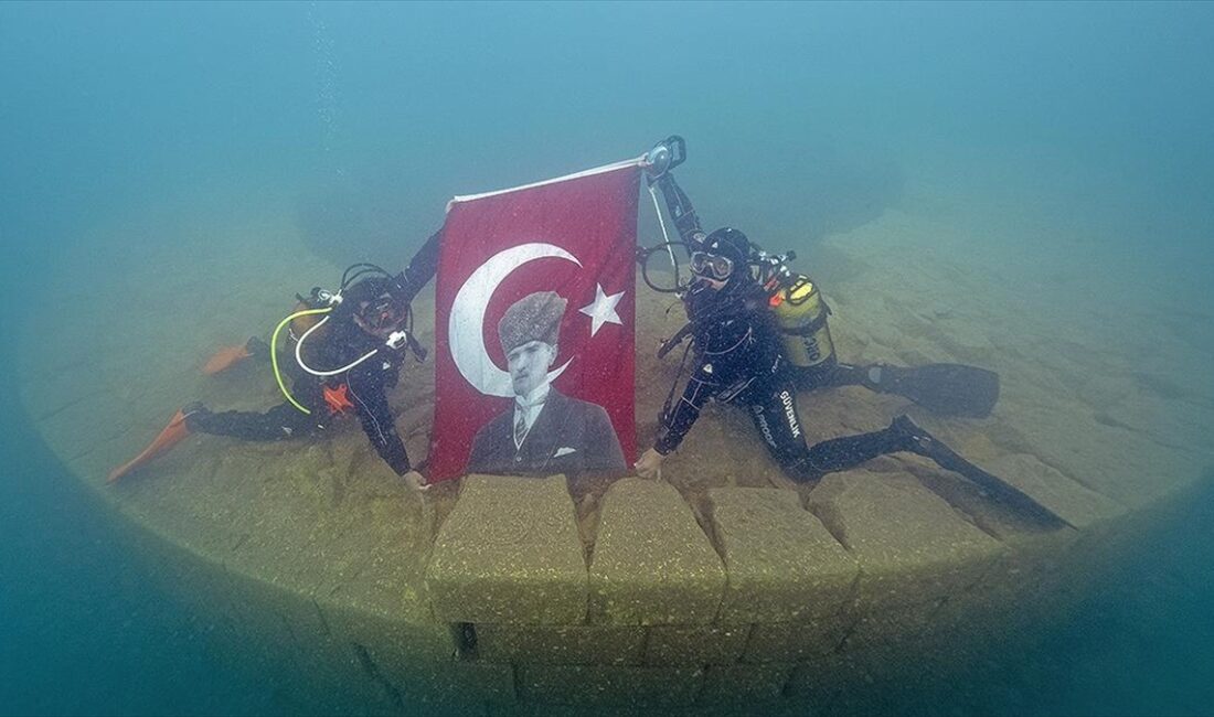 Su altı görüntü yönetmeni