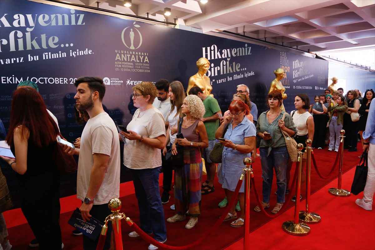 61. Uluslararası Antalya Altın Portakal Film Festivali’nde “Şişli Kız” filmi gösterildi