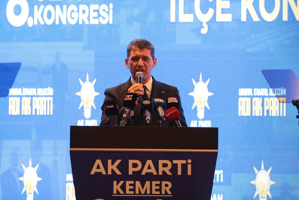 AK Parti Kemer İlçe Başkanlığına Uğur Ozan Gazioğlu yeniden seçildi