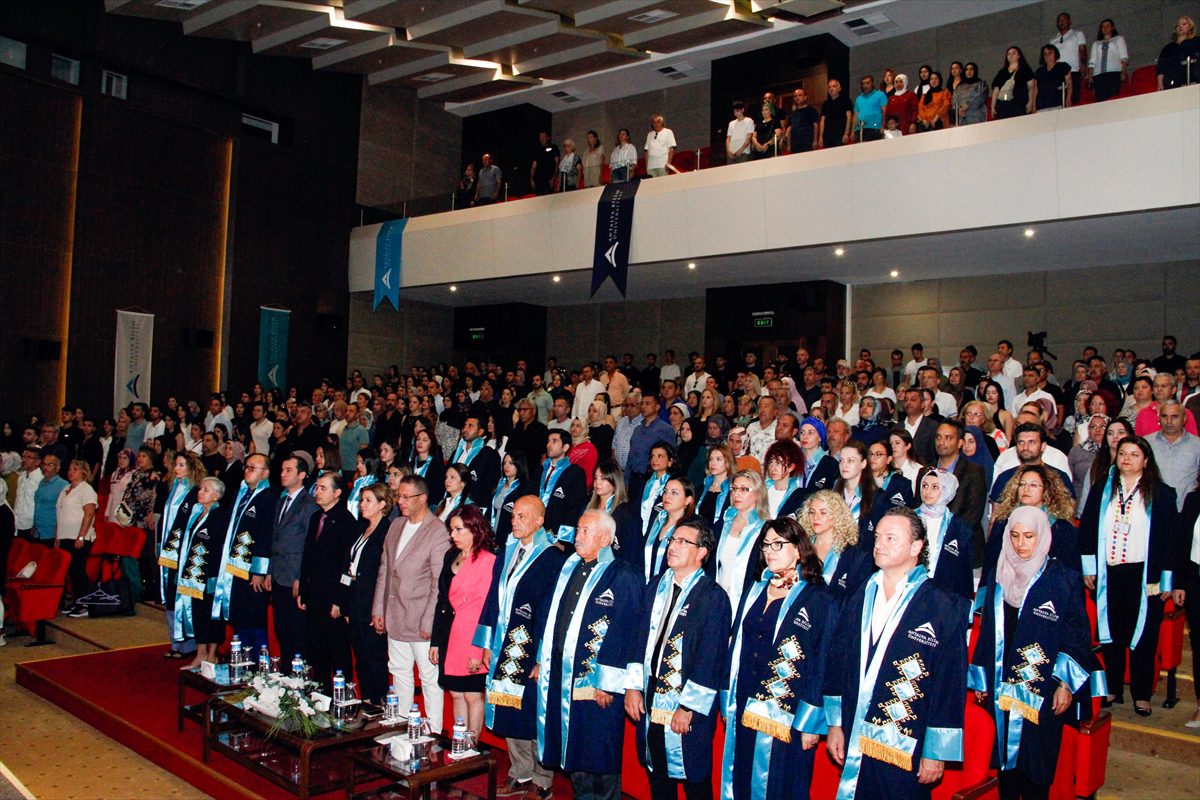 Antalya Bilim Üniversitesi'nde Beyaz Önlük Giyme Töreni düzenlendi