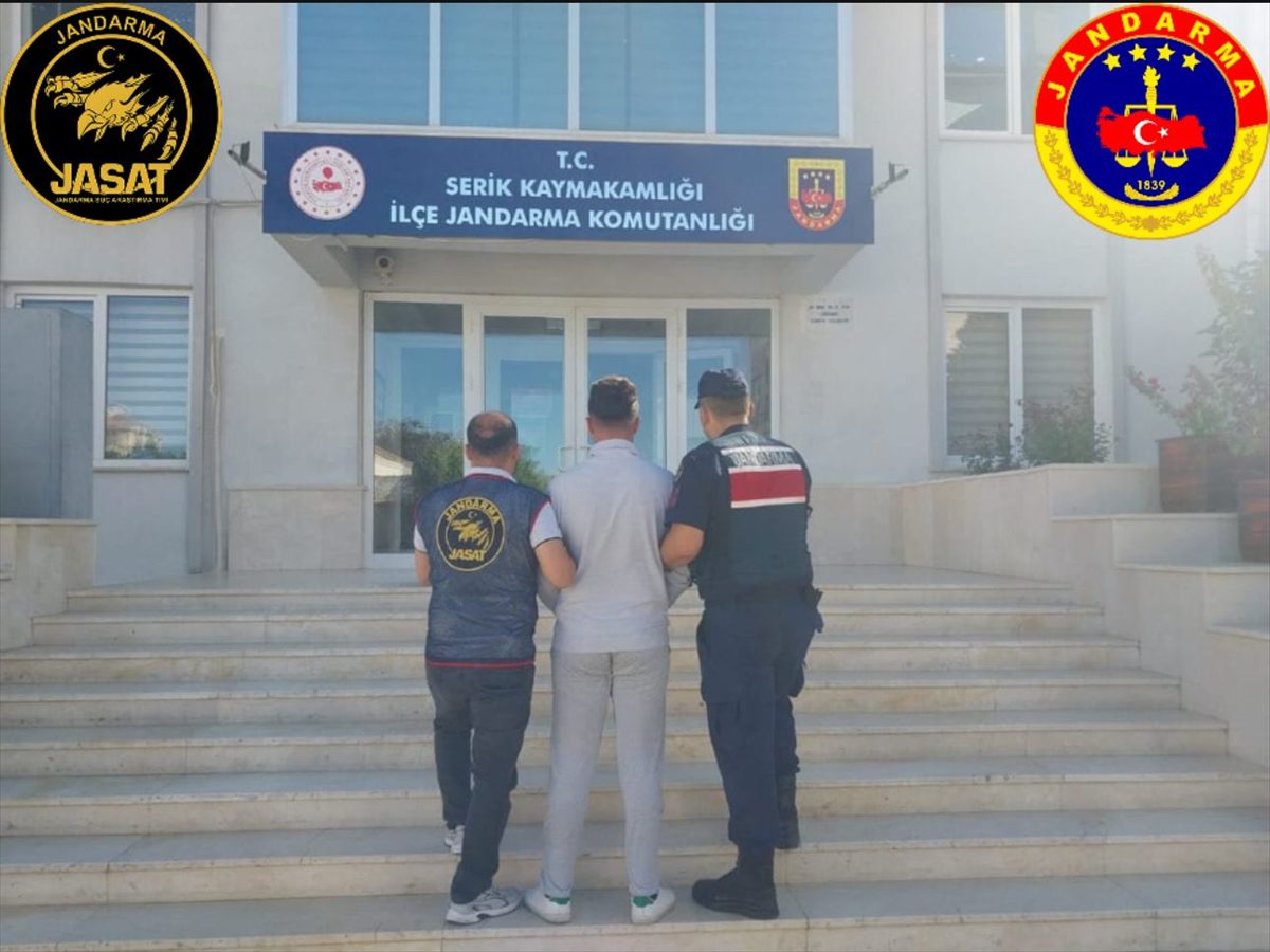 Antalya'da jandarma tarafından aranan 215 kişi yakalandı