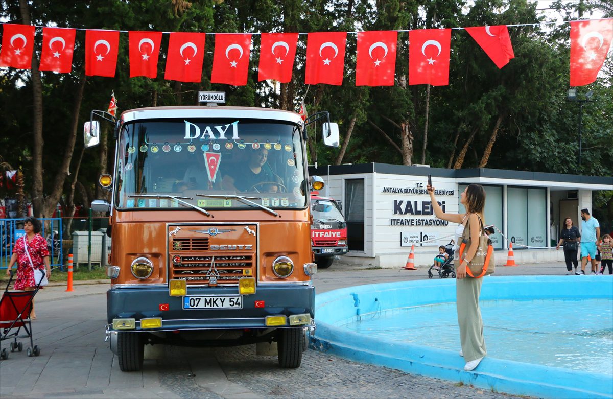 Antalya’da nostalji tutkunları “Yeşilçam Festivali”nde buluştu