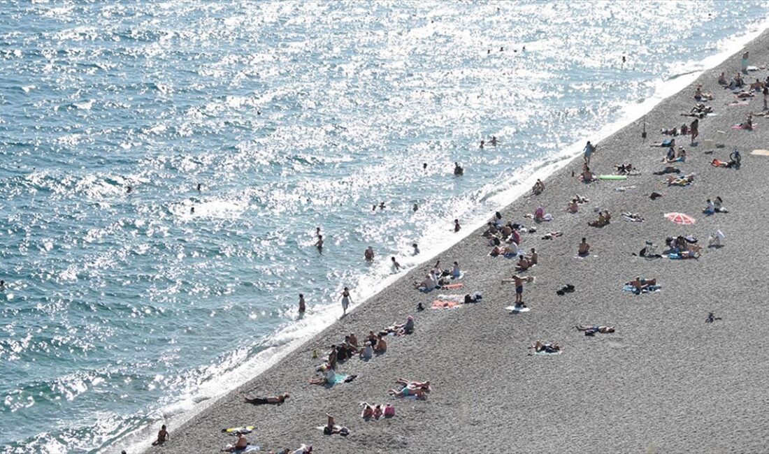 Antalya'da sıcak hava ve