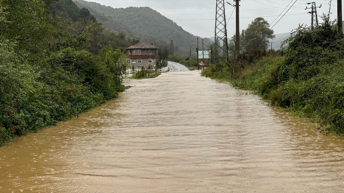 Bartın'da  eğitime 1 gün ara verildi