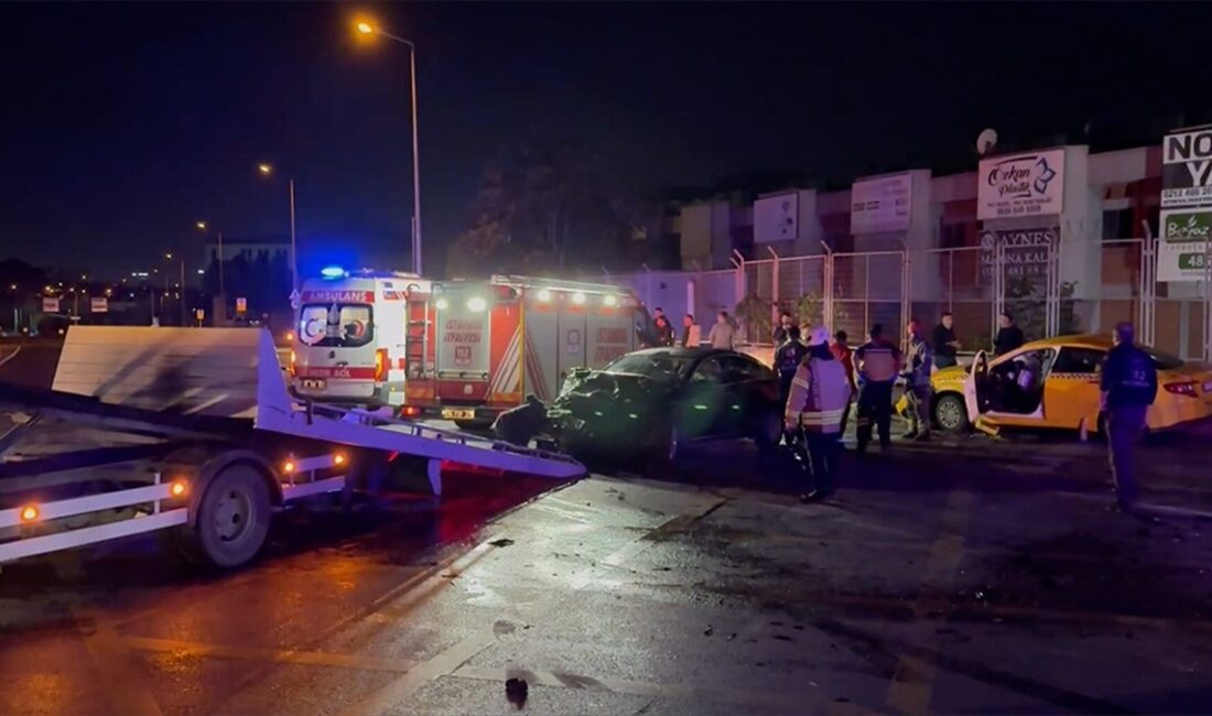 Başakşehir'de taksi ile otomobilin