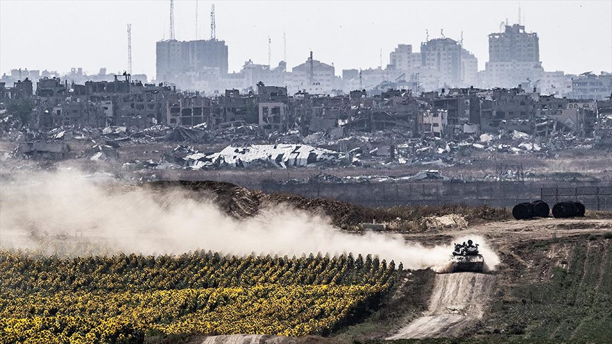 Beyrut’u yoğun bombardımana tutan İsrail, Gazze’nin kuzeyine yeniden kara saldırısı başlattı