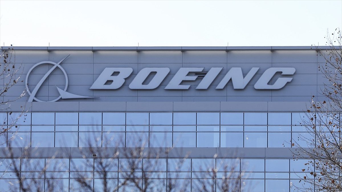 Boeing'in yüzde 35'lik zam teklifini reddeden işçiler greve devam kararı aldı