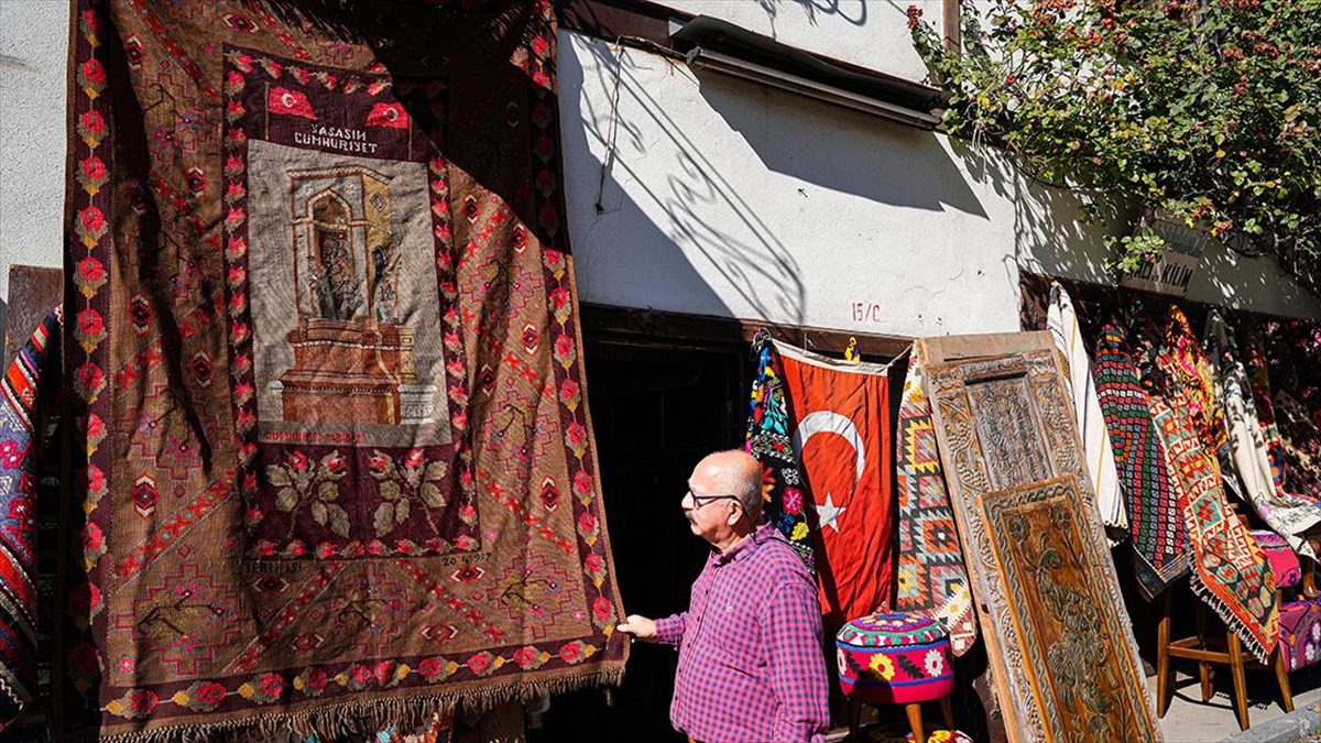 “Cumhuriyet Kilimi” Samanpazarı'nda ziyaretçilerini bekliyor