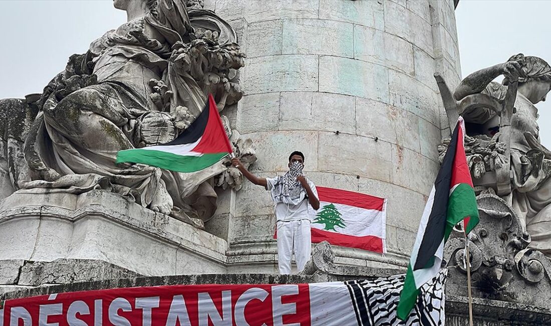  Fransa'nın başkenti Paris'te