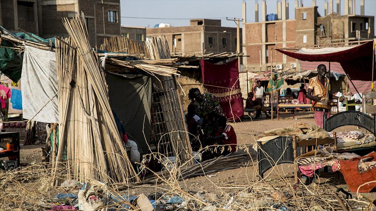 Güney Sudan'da seller yüzlerce aileyi evsiz bıraktı