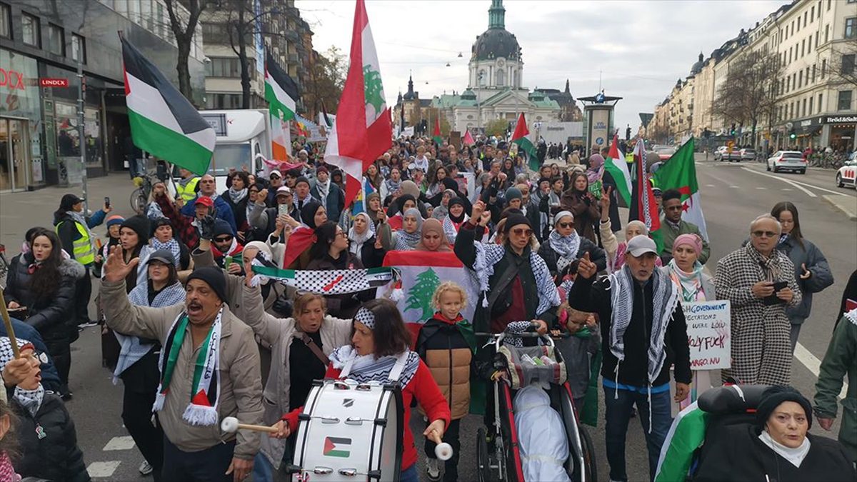 İsveç'te İsrail'in Gazze ve Lübnan'a yönelik saldırıları protesto edildi