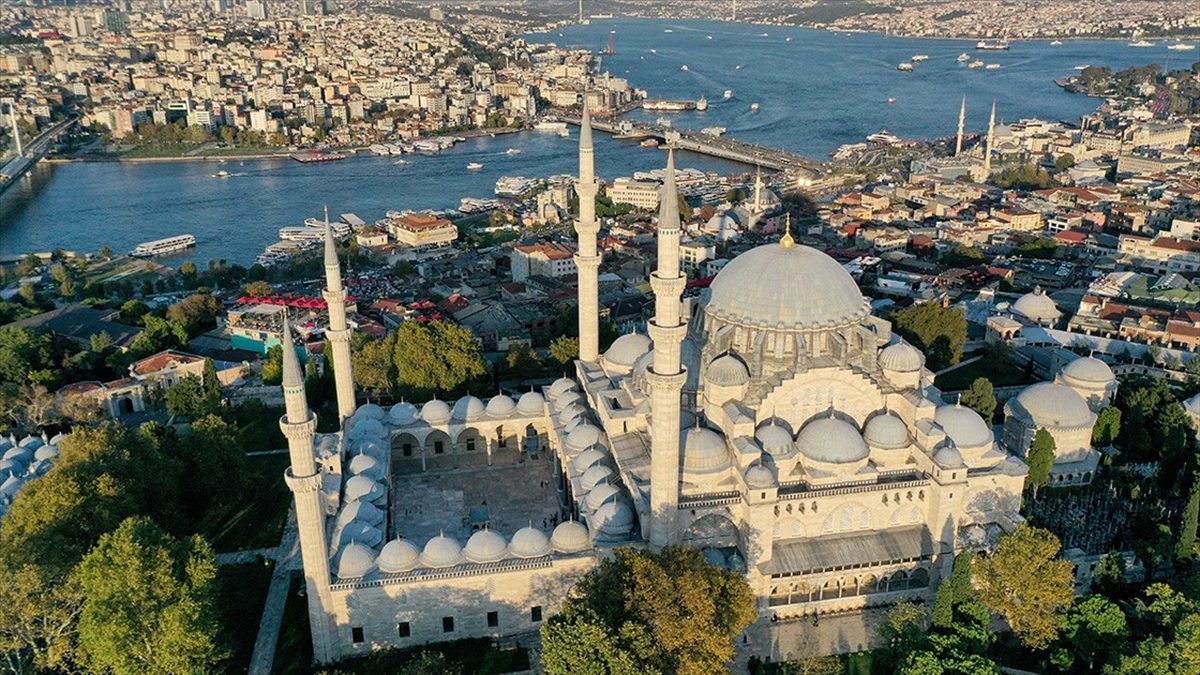 Osmanlı'nın ihtişam abidesi “Süleymaniye Külliyesi” yüzyıllardır ayakta