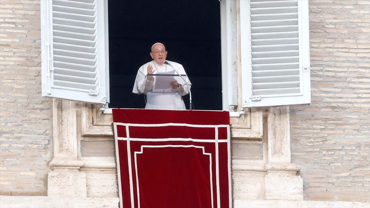 Papa Franciscus, BM Barış Gücü’ne saygı gösterilmesini istedi