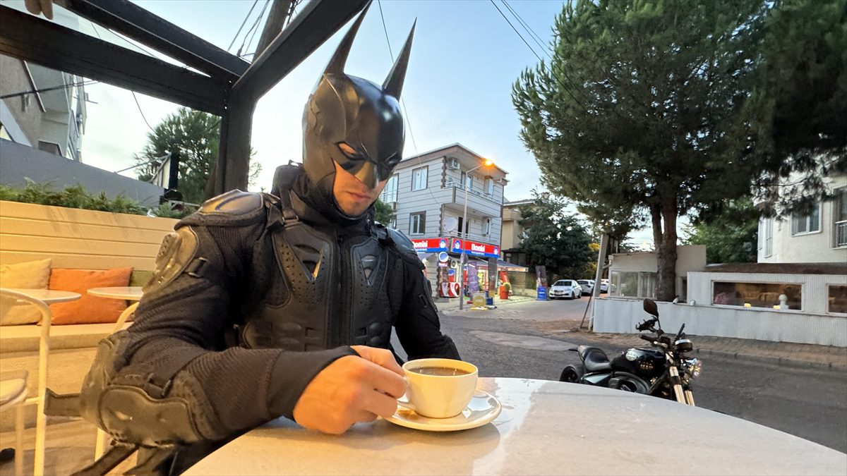 “Tekirdağlı Batman” hayranı olduğu film karakteri gibi yaşıyor