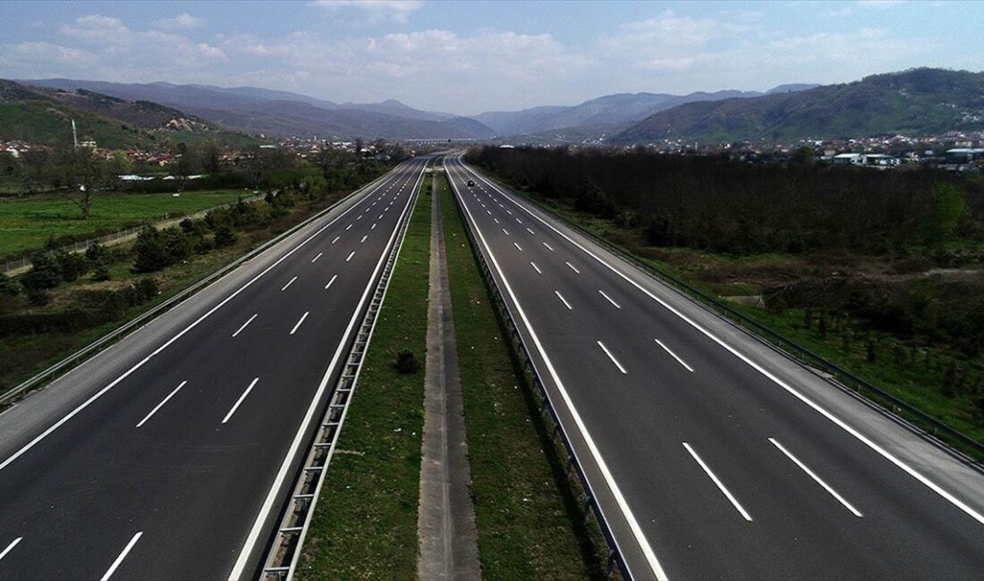 Gelecek yıl bölünmüş yol