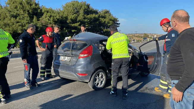 Çanakkale’de refüje çarpıp takla