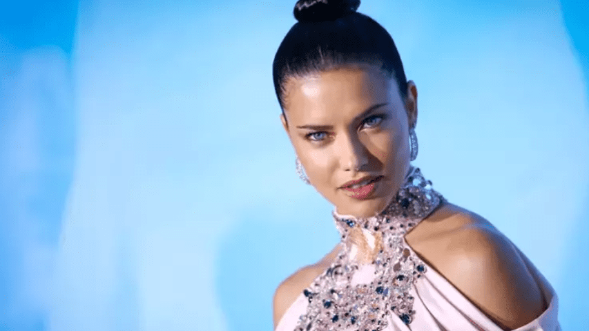 Top model Adriana Lima'dan