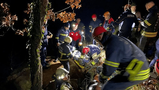 Kocaeli'de define arayan Cem D., kazdığı kayanın altında kaldı. Olay