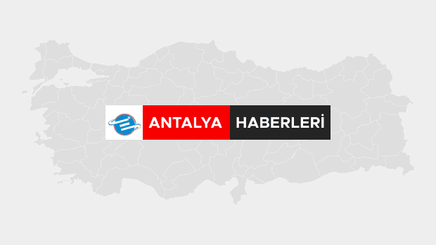 Antalya'da park halindeki araçlara çarpan otomobildeki 2 kişi yaralandı